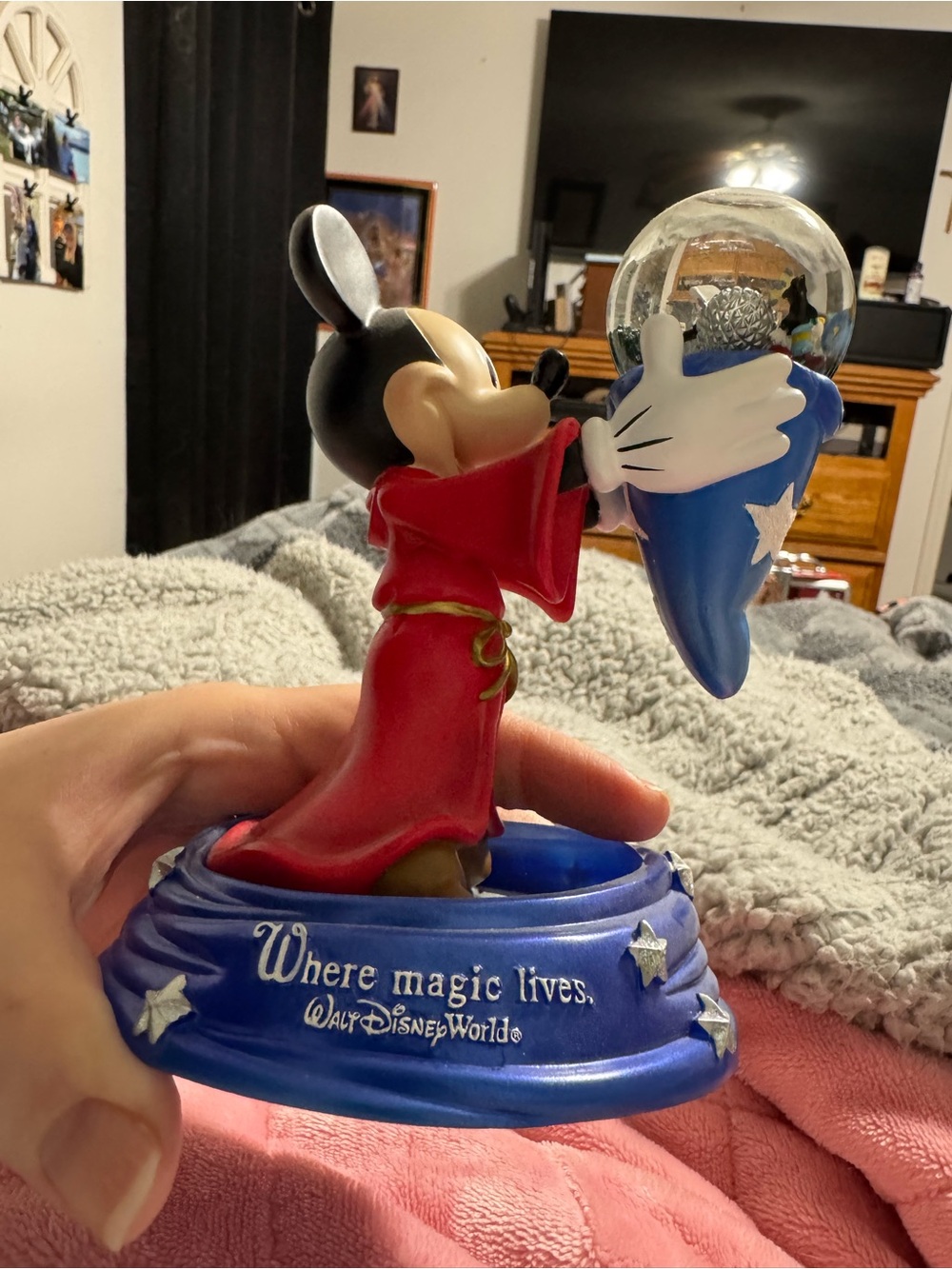 Disney Sorcerer Mickey Figurine Snowglobe